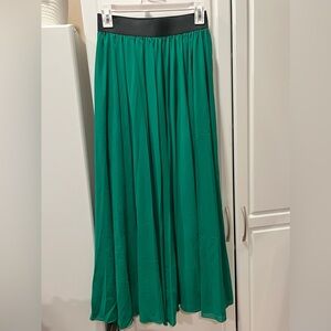 Skirt, long with elastic waistband size M